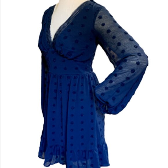 City Vibe Chiffon Swiss Dot Ruffle Hem Long Sleeve V-Neck Dress Sz 5 Blue #46B - Picture 3 of 8